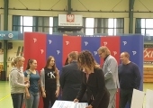 44170499_255589338481308_38813701058330624_n